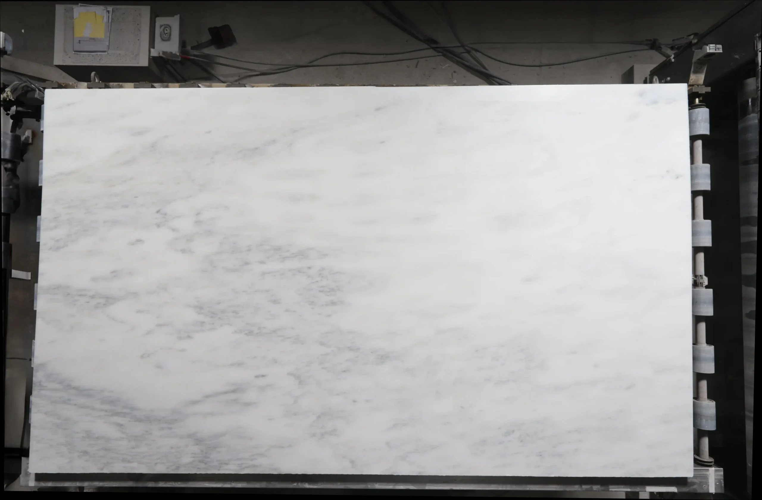 Olympian Danby Marble Scaled